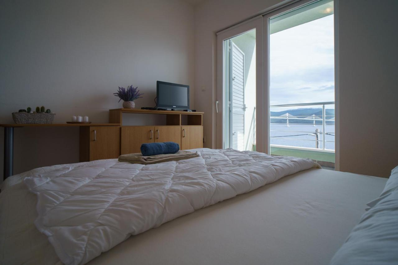 Apartment “Bel Ponte” Komarna Buitenkant foto
