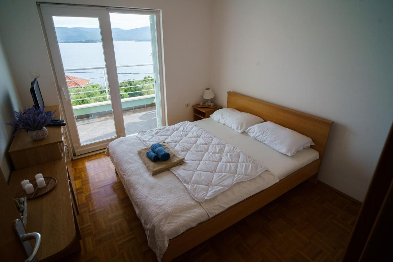 Apartment “Bel Ponte” Komarna Buitenkant foto