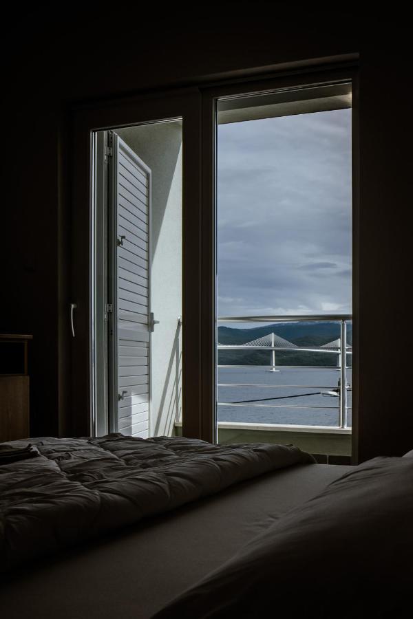 Apartment “Bel Ponte” Komarna Buitenkant foto