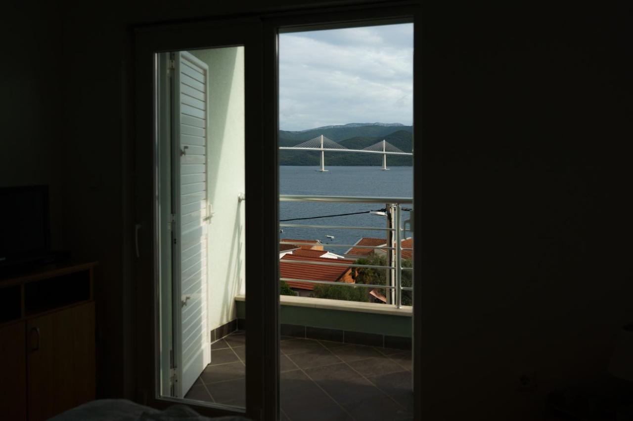 Apartment “Bel Ponte” Komarna Buitenkant foto